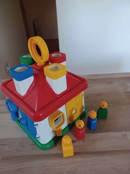 Photo of free House with shapes (Oxhey Hall WD19) #1