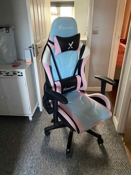 Photo of free x rocker chair must go today (Fyfield OX13) #1