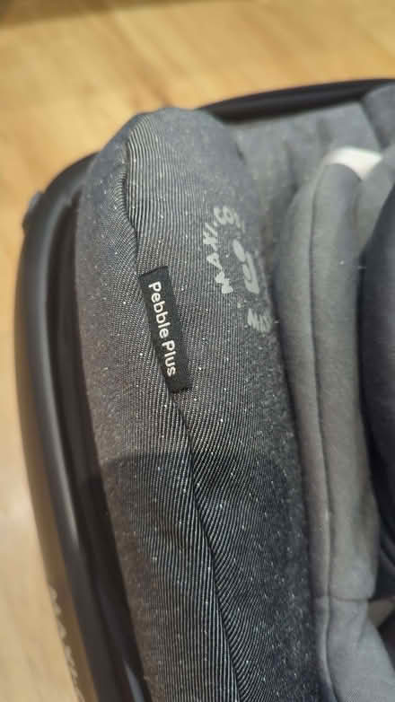 Photo of free Baby car seat Maxi Cosi Pebble Plus and Isofix base (Woosehill RG41) #3