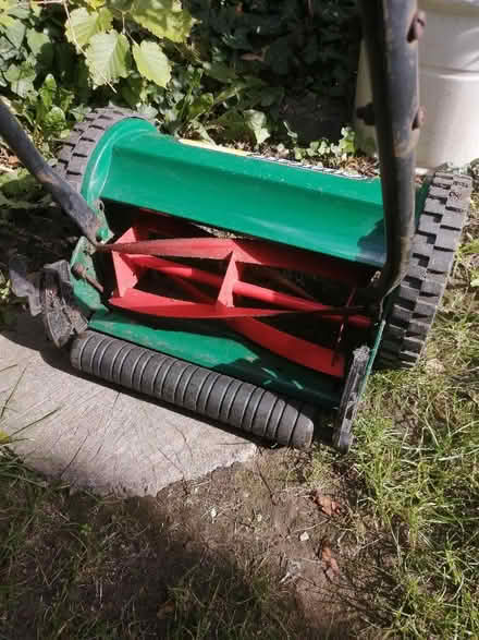 Photo of free Manual lawnmower (Temple Cowley OX4) #3