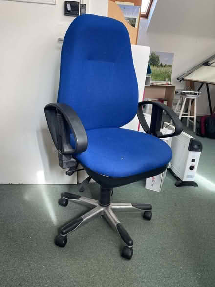 Photo of free Office chair, adjustable height (Steep GU32) #1