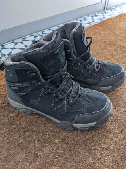 Photo of free Children's walking boots, size 5 (Kennington OX1) #2