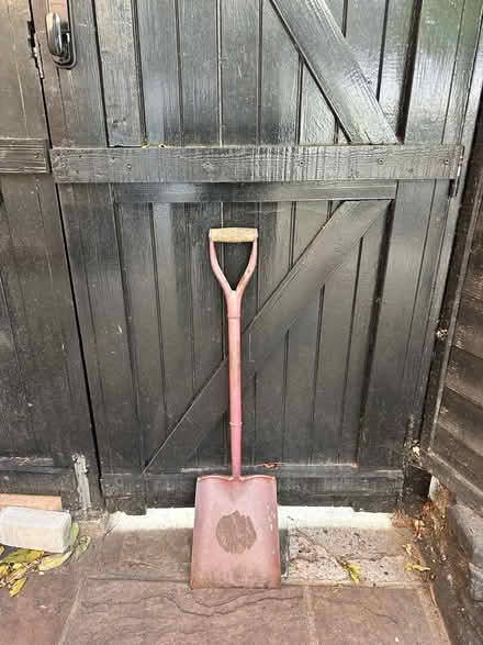 Photo of free Shovel (Latchmere SW11) #4