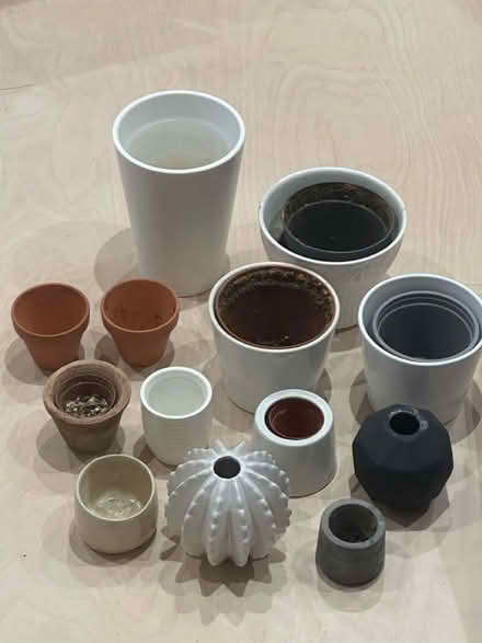 Photo of free Planter flower pots & terracotta (Peckham SE15) #1