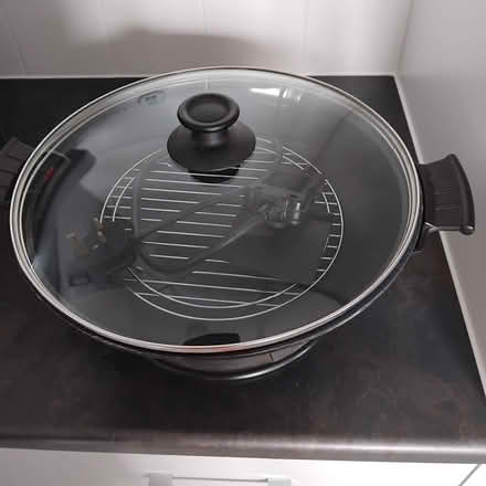 Photo of free Electric wok (Burton Upon Trent DE15) #1