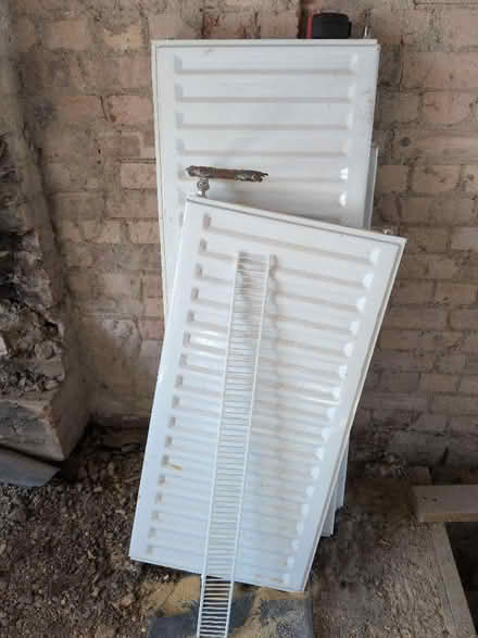 Photo of free x3 radiators (Earlsfield SW17) #1