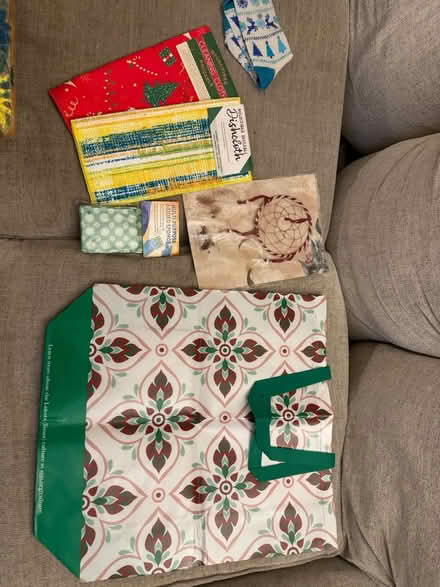 Photo of free Shopping Bag and misc (Langdon (20018)) #1