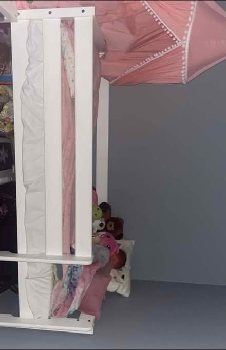 Photo of free Mid small sleeper (Gravesend) #2