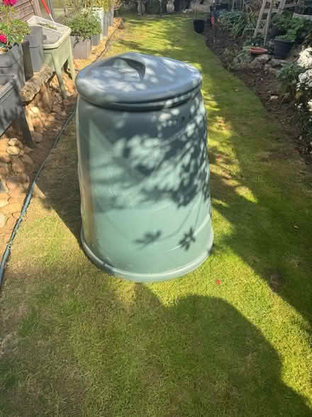 Photo of free Garden composter….Don’t know the size but it’s big (Cutteslowe OX2) #2