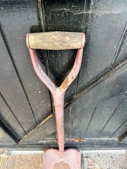 Photo of free Shovel (Latchmere SW11) #3