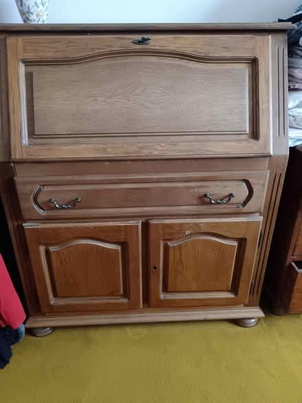 Photo of free Desk and chest of drawers (Earls court W8) #1