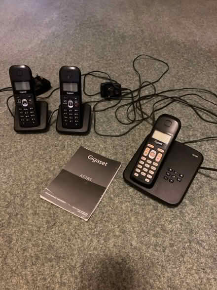 Photo of free Set of three phones with answering machine (Pant SY10) #1
