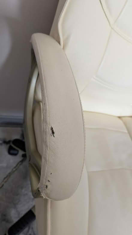 Photo of free High-Back Executive Office Chair – Cream Faux Leather (Skerton LA1) #3