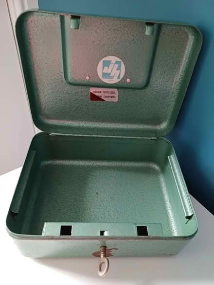 Photo of free Vintage cash tin (Hyson Green NG7) #2