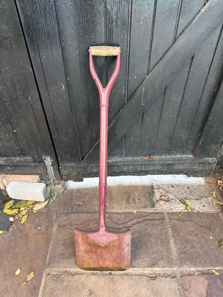 Photo of free Shovel (Latchmere SW11) #2