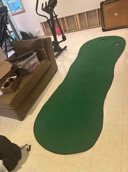 Photo of free Indoor Putting Green (Northbrook, IL) #1