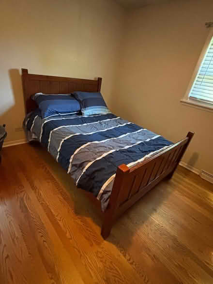 Photo of free Bedroom Set (Northbrook, IL) #3