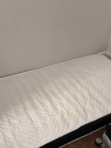 Photo of free Single mattress - perfect condition (SE1) #1