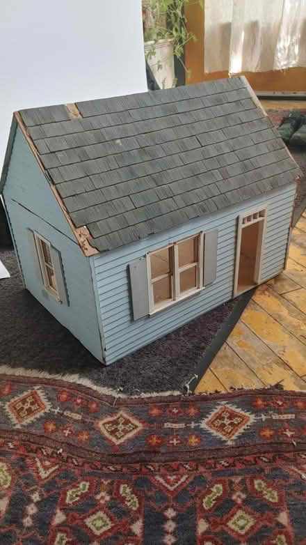 Photo of free Fixer Upper Dollhouse (Trinity Bellwoods) #1