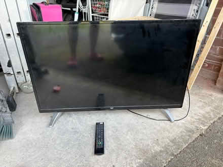 Photo of free Bush TV - 40” (DE757TL) #2