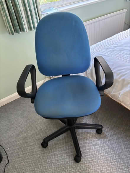 Photo of free Desk chair (Wokingham RG40) #1