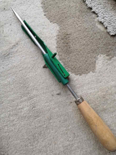 Photo of free Weed removing gadget (Grandpont OX1) #1