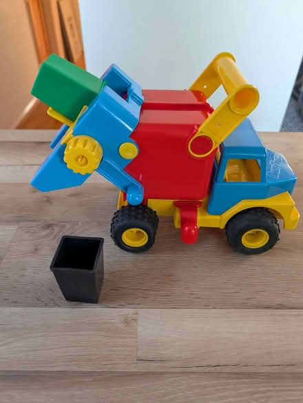 Photo of free Refuse Truck (Oxhey Hall WD19) #1