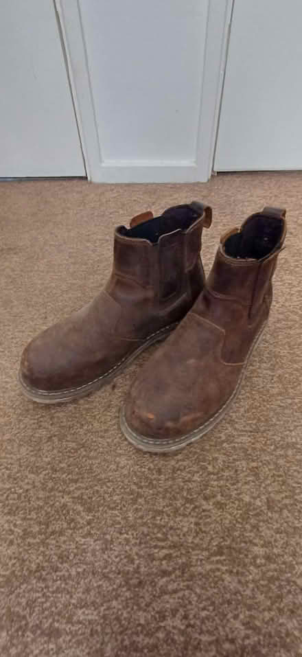 Photo of free Laceless steel toe boots UK10/EUR44 (Isleworth TW7) #1