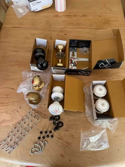 Photo of free Vintage Door knobs, chains and screws (South Croydon CR2) #1