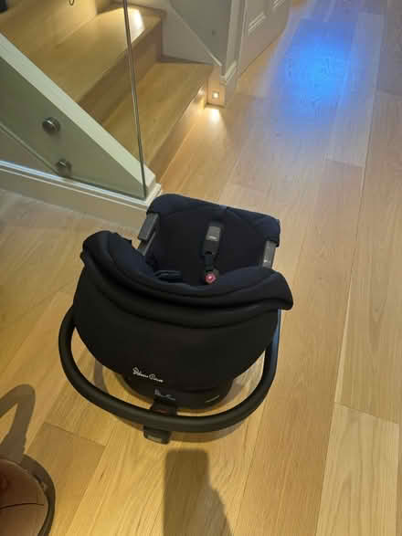 Photo of free Baby car seat (W12) #3