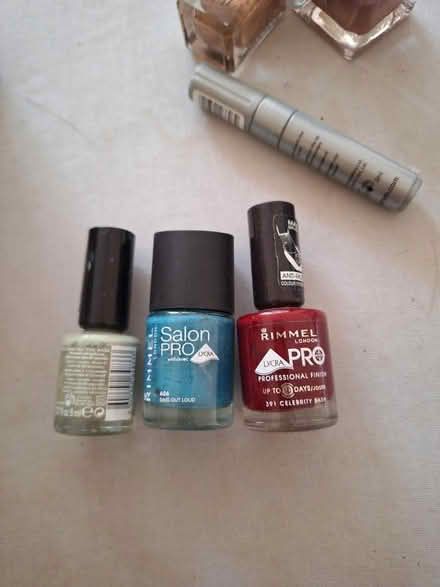 Photo of free 5 varnishes, pen and bag (crouch end, N8) #4