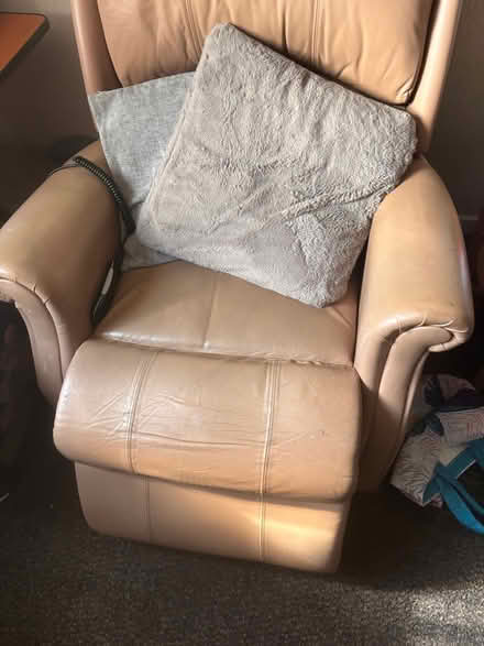 Photo of free 2 seater a chair and recliner (Ilkeston) #1
