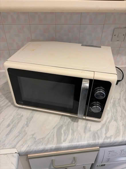 Photo of free Microwave (SE20 8DN) #1