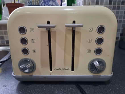 Photo of free 4 slice toaster (London Rd, HW HP11) #1