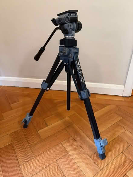 Photo of free SLIK 504QF Photo/Video Tripod (Little Chalfont HP6) #3