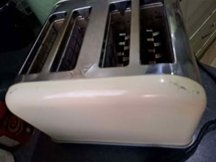 Photo of free 4 slice toaster (London Rd, HW HP11) #3