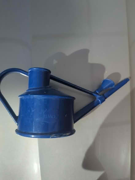Photo of free watering can (Aston OX18 2) #1