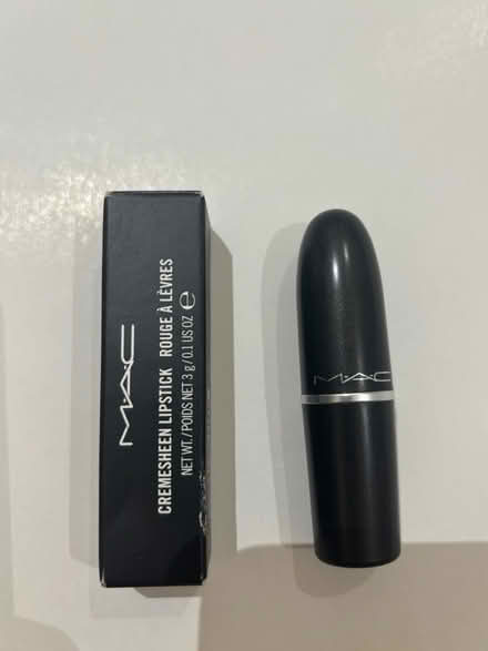 Photo of free 2 x Lipstick (MAC & Estée Lauder) (Ha1) #1