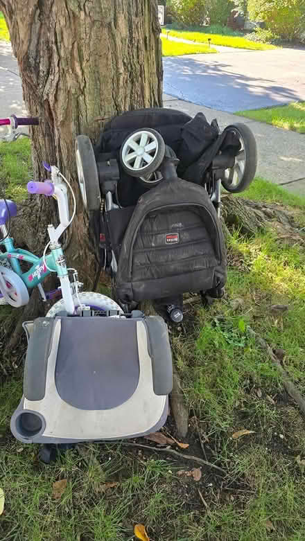 Photo of free Curbside bikes, stroller, booster (Wilmette (off Illinois Rd)) #2
