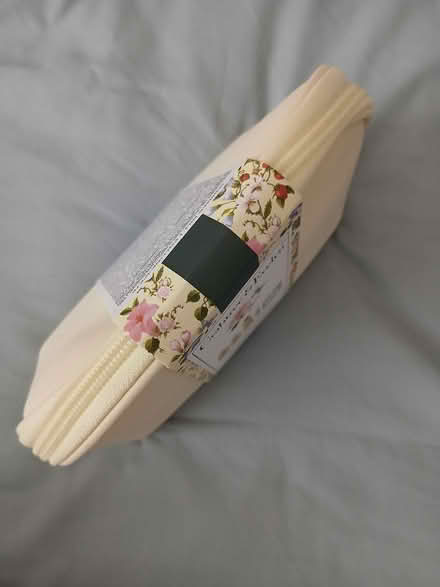 Photo of free Crabtree & Evelyn gift set (Moreton Hall BSE) #2