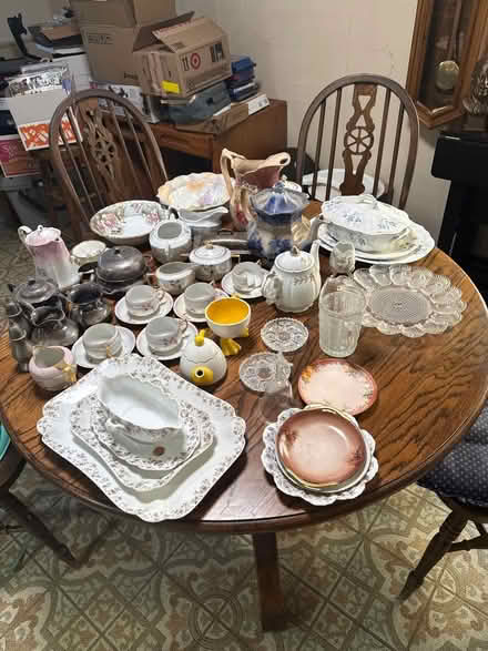 Photo of free Various nick knacks (Cambrian park) #1
