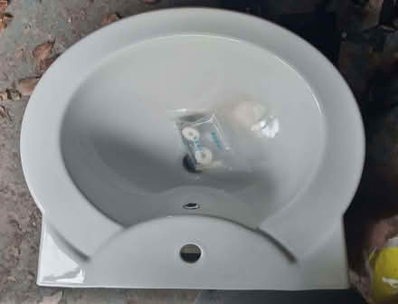 Photo of free New White Ceramic Bathroom Basin (Mile Cross NR3) #2