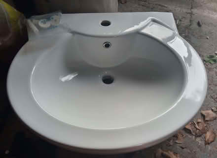 Photo of free New White Ceramic Bathroom Basin (Mile Cross NR3) #1