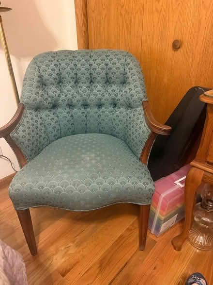 Photo of free Nice chair (Bensenville) #1