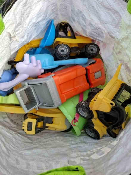 Photo of free Childrens samd toys (Horsham RH12) #1