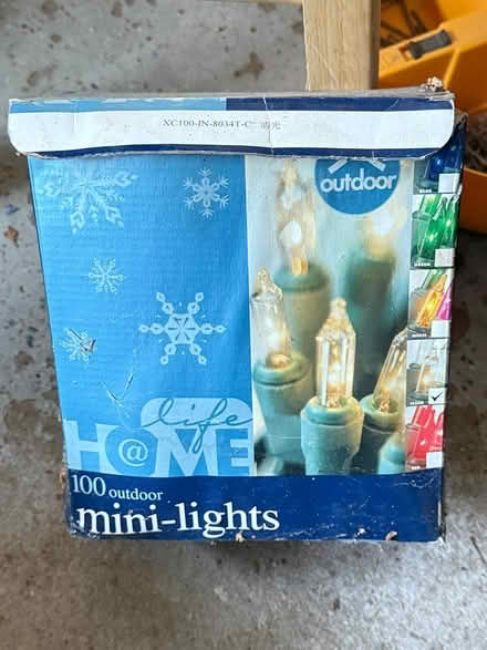 Photo of free Holiday net lights - working (Yonge & Mulock) #1