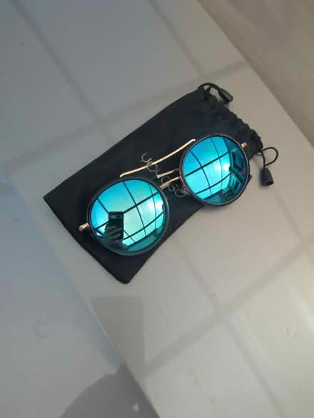 Photo of free sunglasses (Aston OX18 2) #1