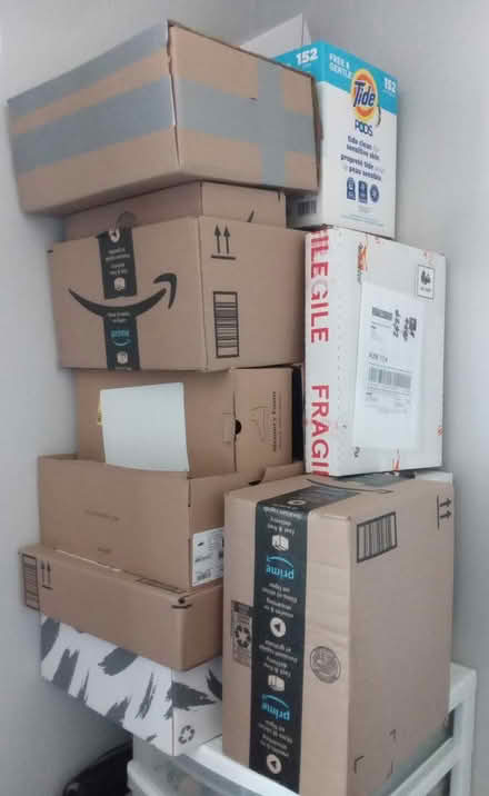 Photo of free a dozen+ smallish boxes (Britannia) #1