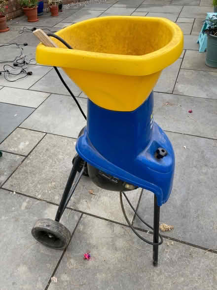 Photo of free Electric wood chipper (Oswestry SY11) #1