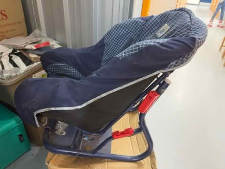 Photo of free Baby car seat (SW1V 2SW) #1